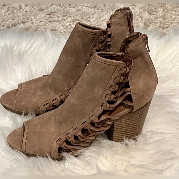 Rampage boogie peep toe heels. Size 7. GUC. - Picture 2 of 5